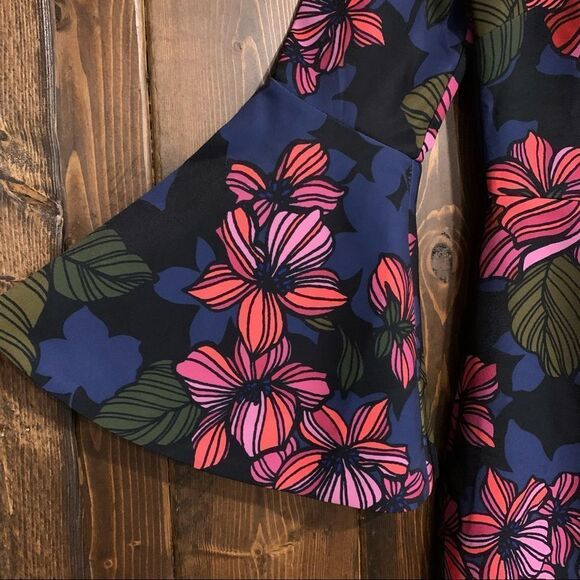TRINA TURK Miley Bell Sleeve Floral Print Square Neck Size 2 New - Picture 4 of 7
